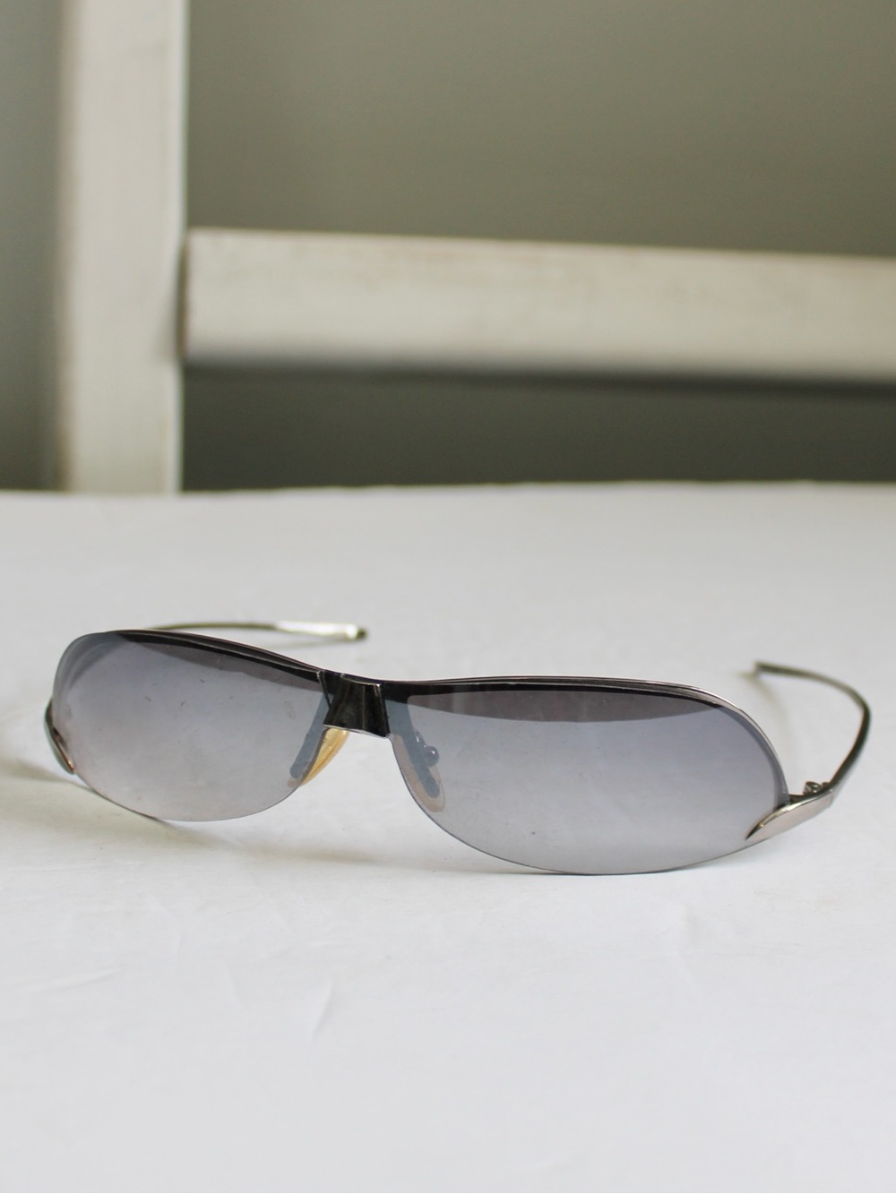 Vintage 2000s Y2K-Style Rimless Shield Sunglasses Silver Metal Gray Lenses